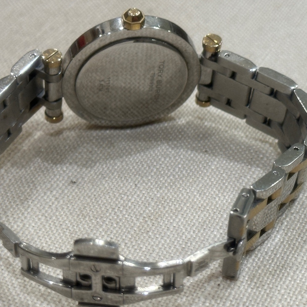 Tory Burch Women's Classic T Watch - Picture 4 of 6